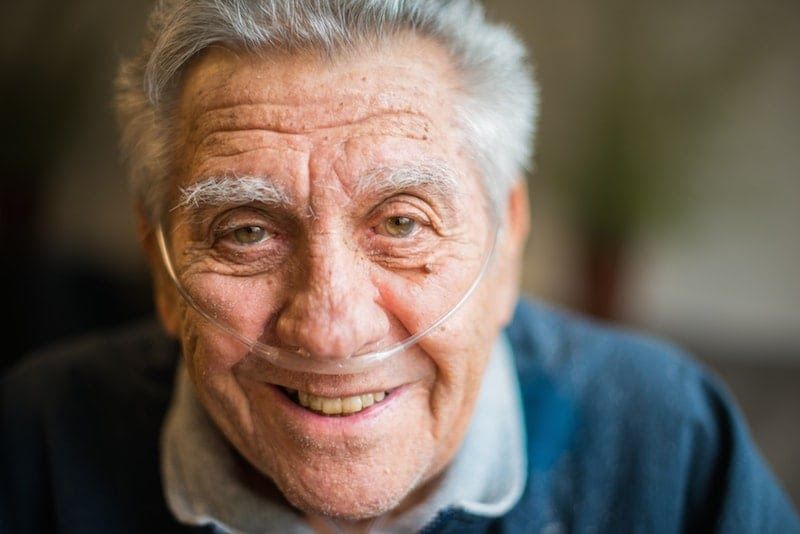 elderly-man-oxygen-cannula