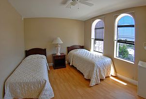 Midtown Manor 4