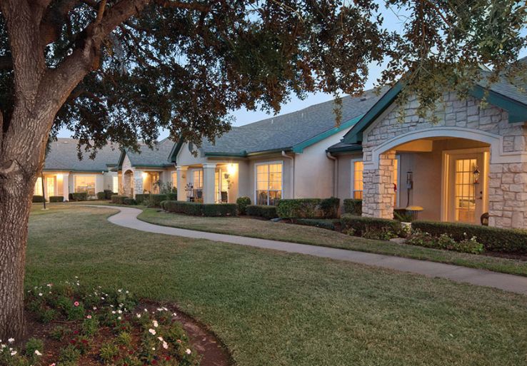 Carriage Inn Lake Jackson 2