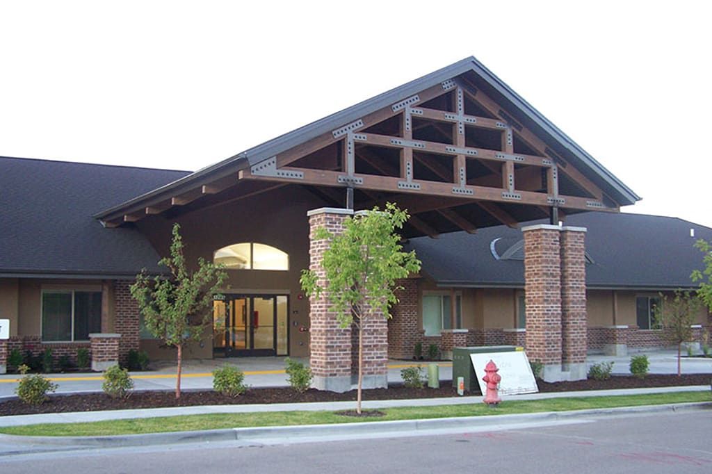 The Lodge At Riverton 4