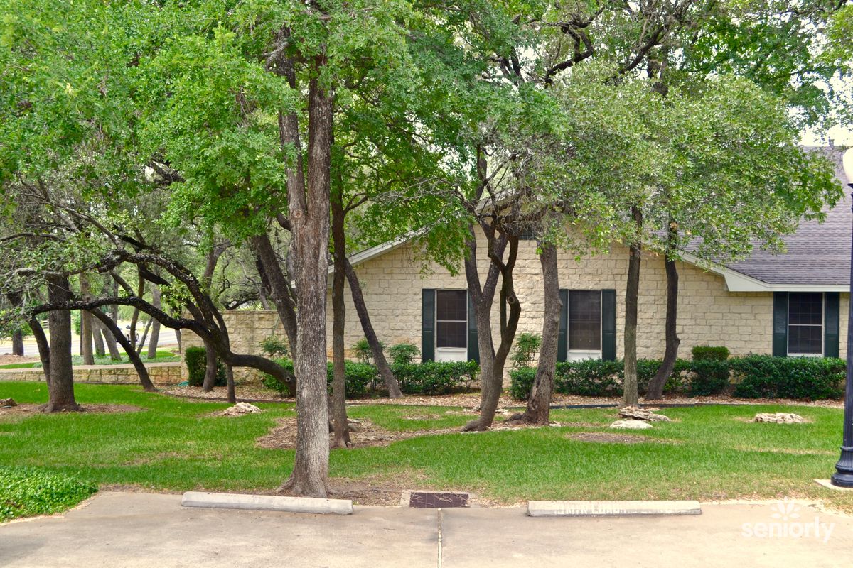 Colonial Gardens 3