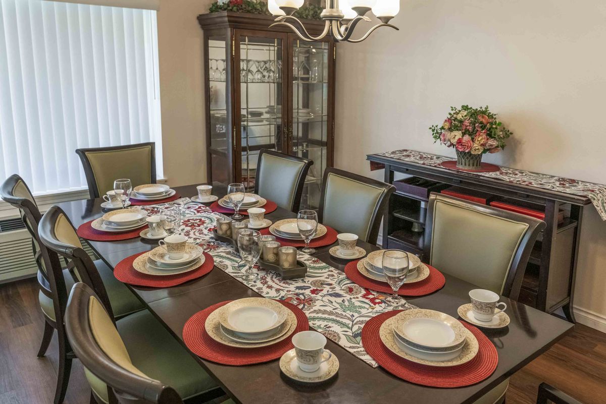 Holiday Sheldon Oaks 3