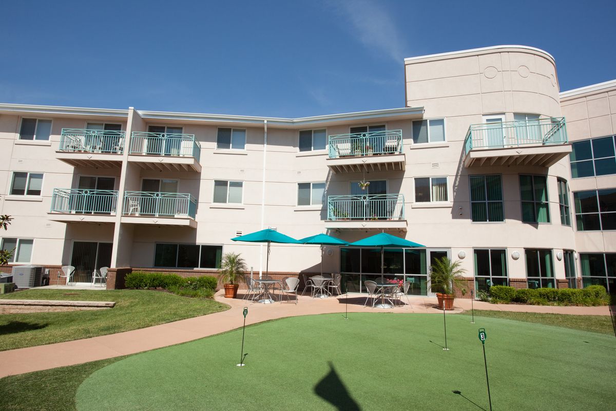 Garden Villas Of Lenexa 1