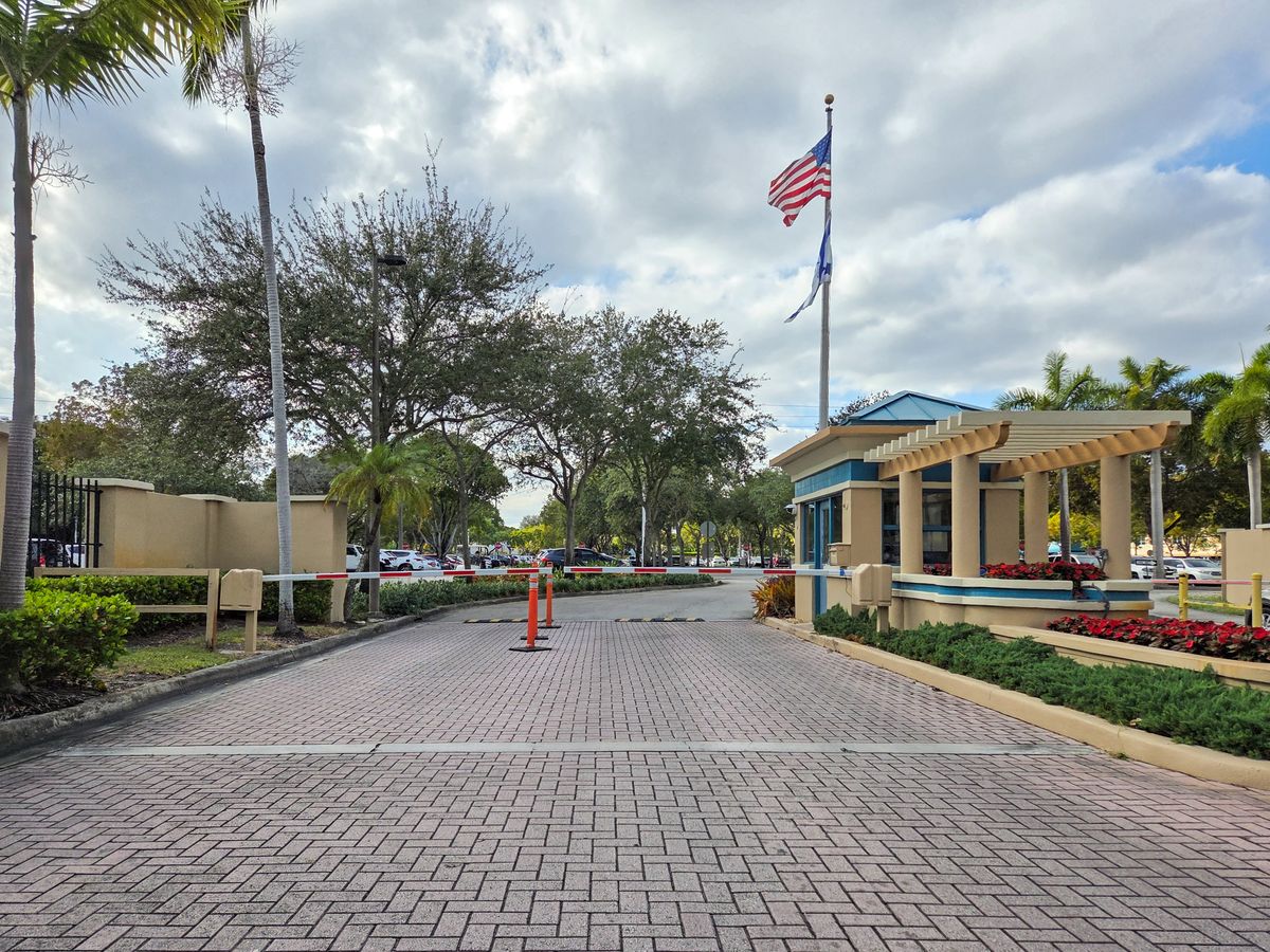 Irving Cypen Tower (UPDATED) - Get Pricing & See 10 Photos in Miami, FL