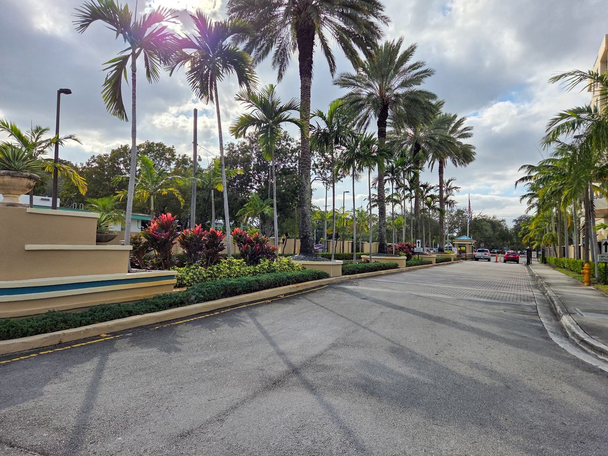 Irving Cypen Tower (UPDATED) - Get Pricing & See 10 Photos in Miami, FL