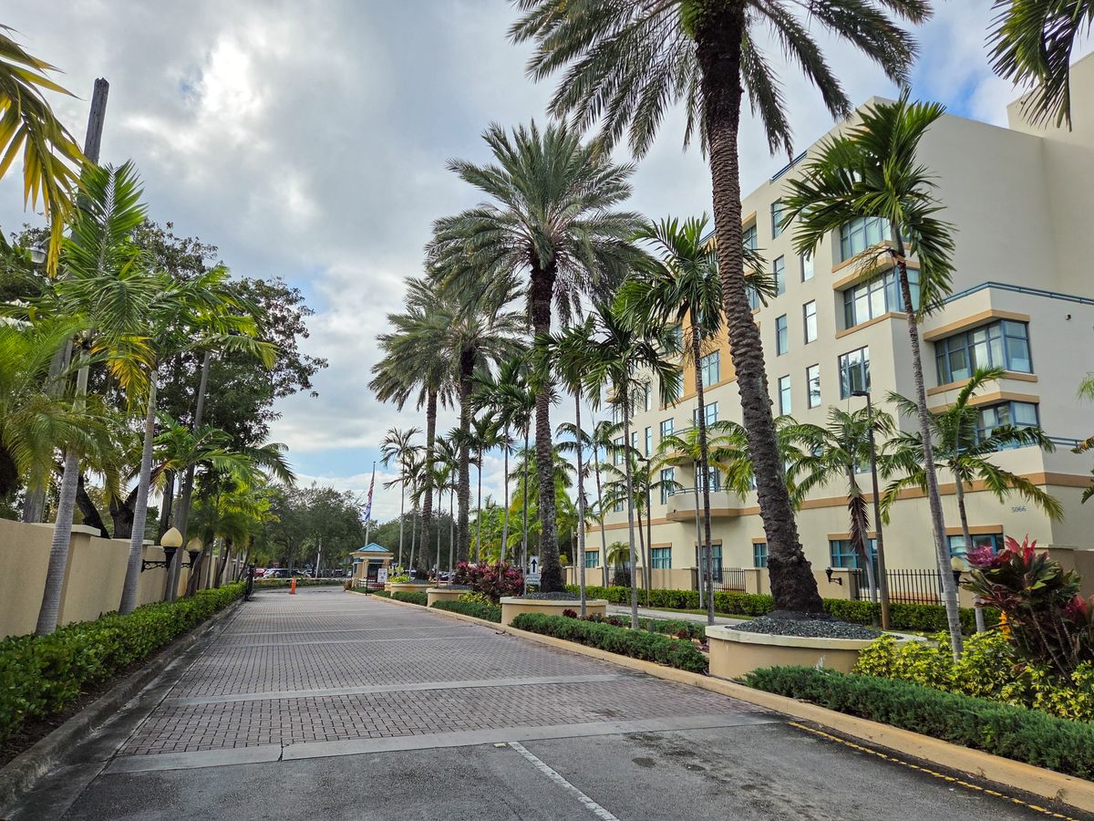 Irving Cypen Tower (UPDATED) - Get Pricing & See 10 Photos in Miami, FL