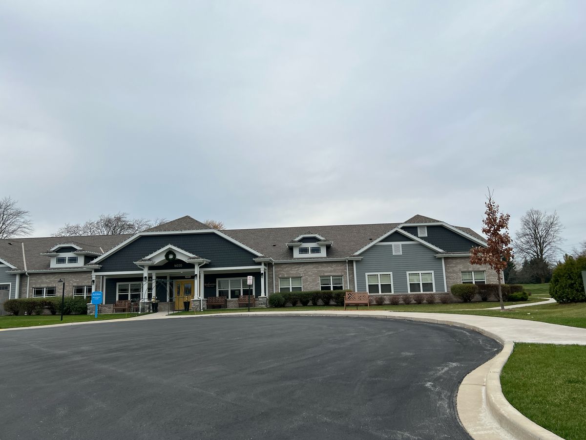 Azura Memory Care and Assisted Living at Mierow Farm - Broadway 3