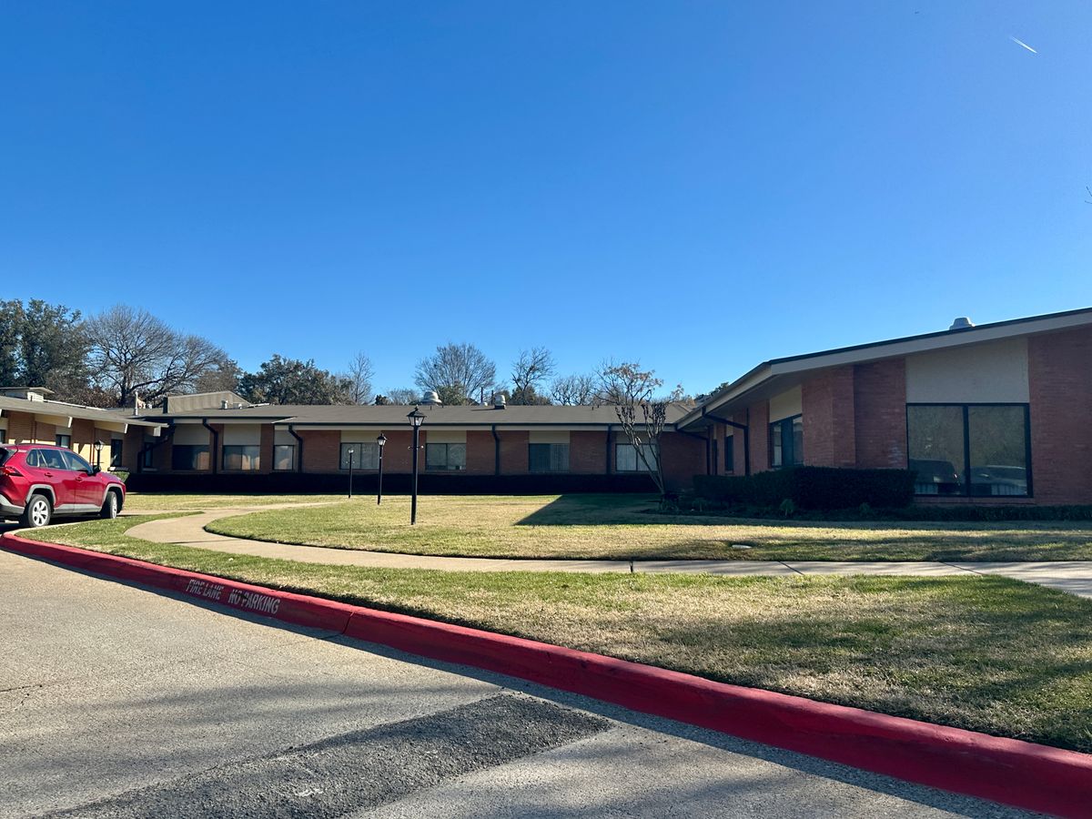 Five Points at Lake Highlands Nursing and Rehab 4