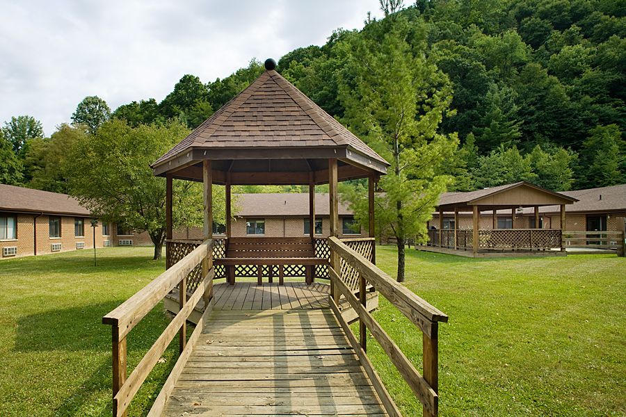 Pocahontas Center 4
