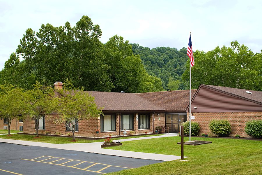 Pocahontas Center 1