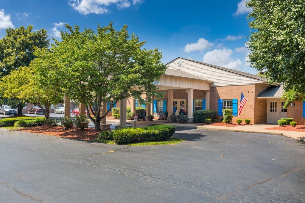 Charter Senior Living Of Bowling Green 3