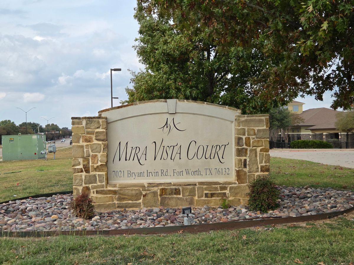 Mira Vista Court 3