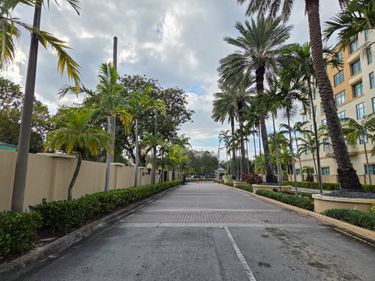 Irving Cypen Tower (UPDATED) - Get Pricing & See 10 Photos in Miami, FL