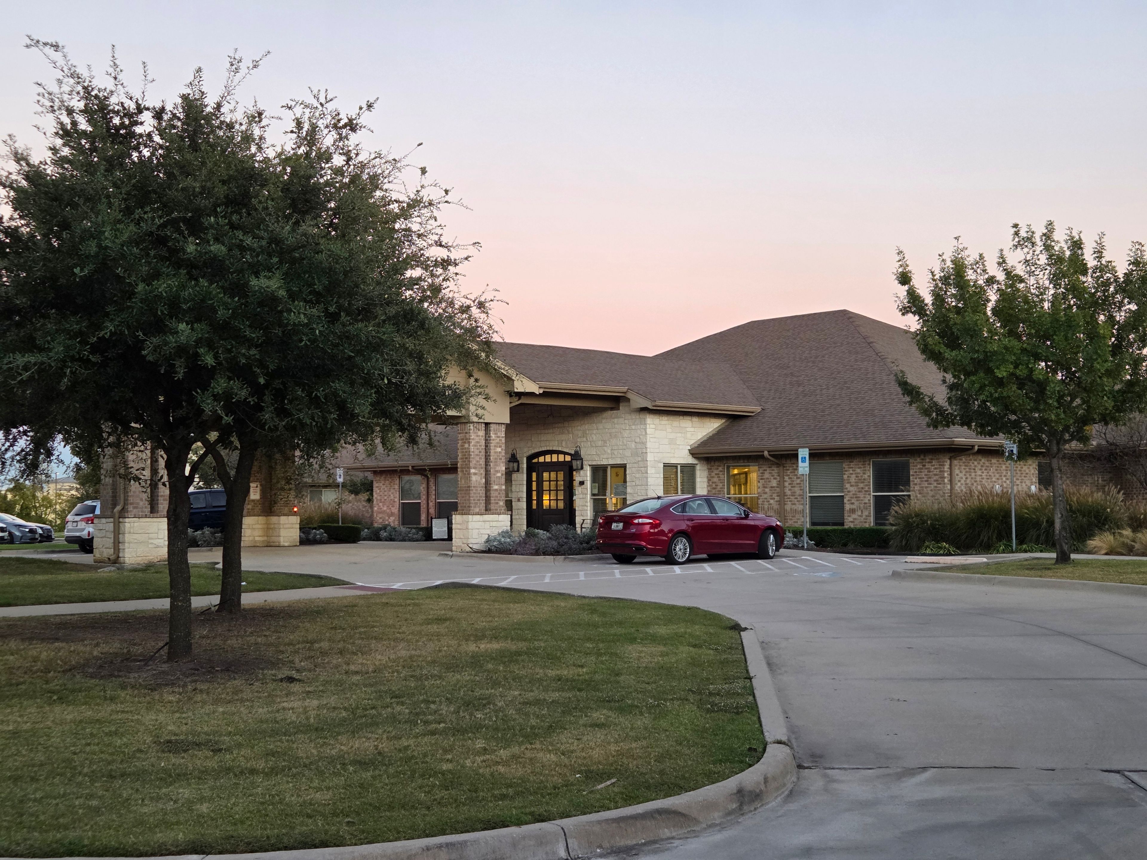 Legend Oaks Healthcare and Rehabilitation of Fort Worth 3