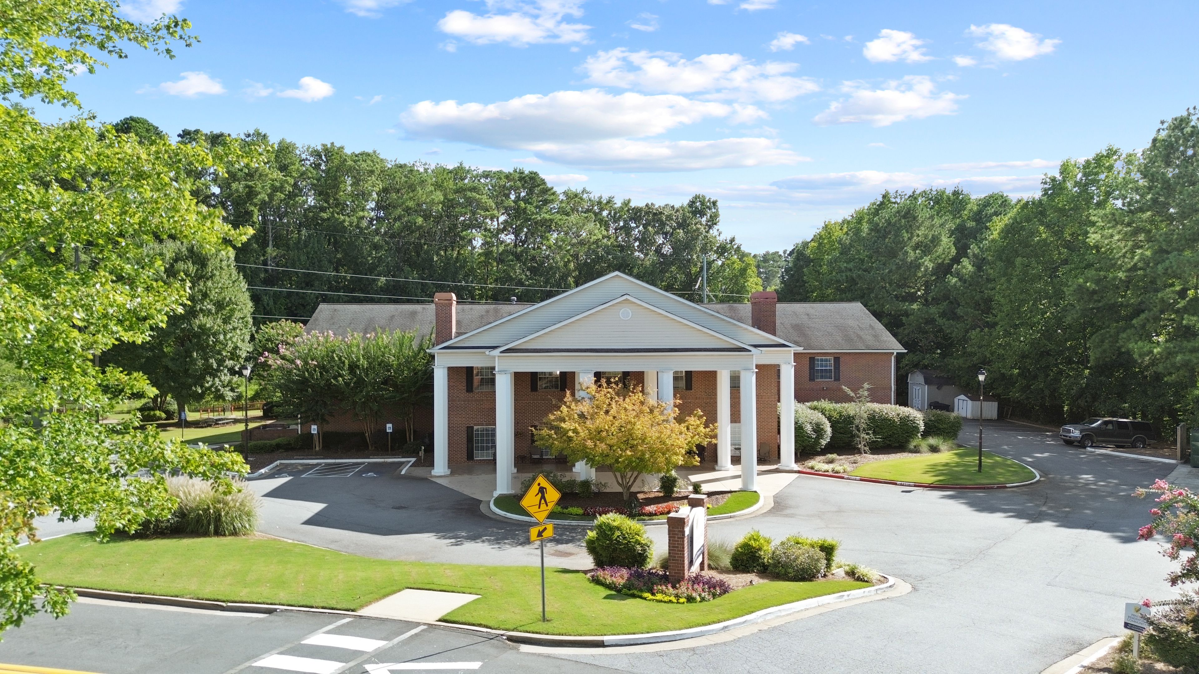 Bellevue Village At Woodstock 4