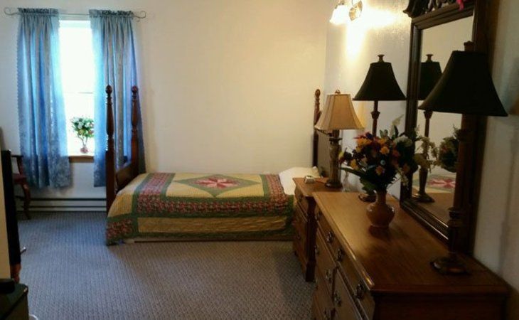Country Manor 1