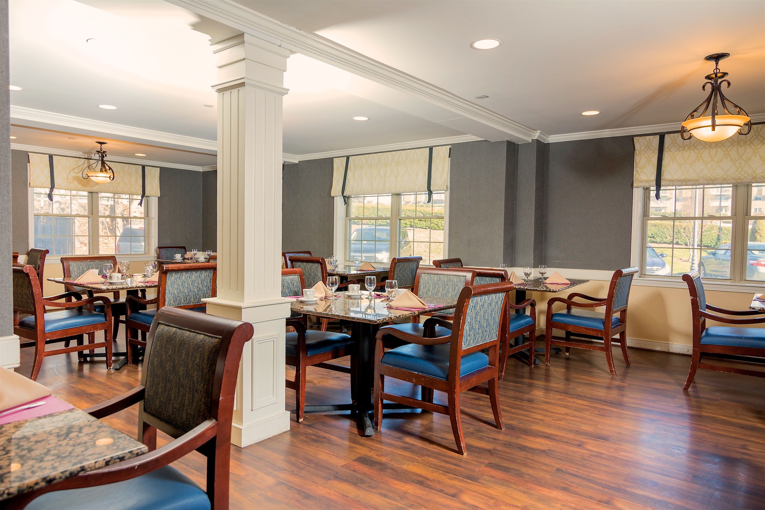 Pacifica Senior Living Victoria Court 3