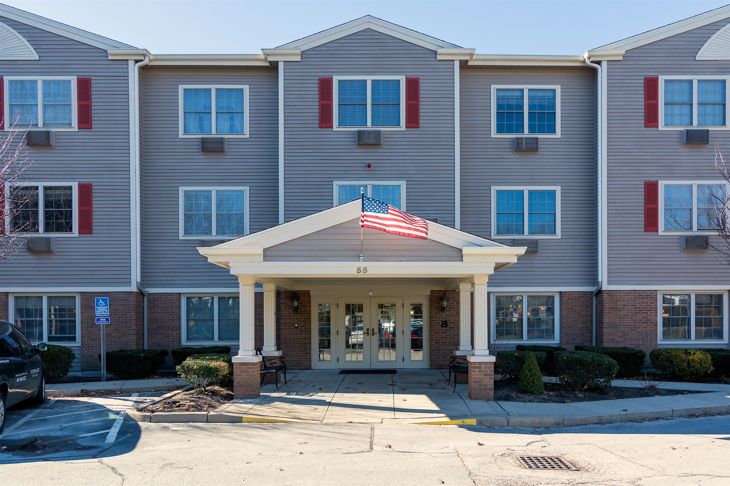 Pacifica Senior Living Victoria Court 1