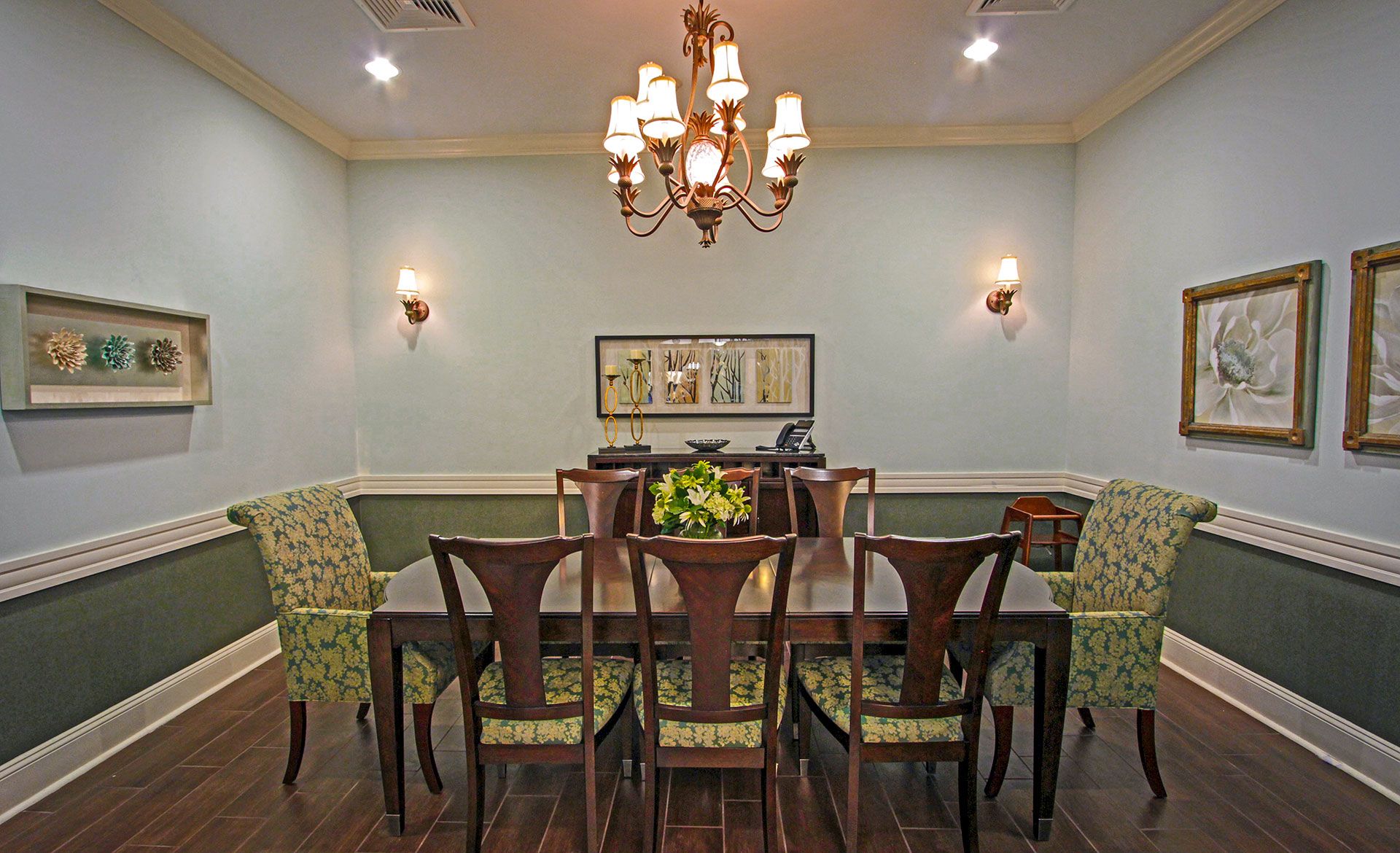 Benton House Of Grayson 2