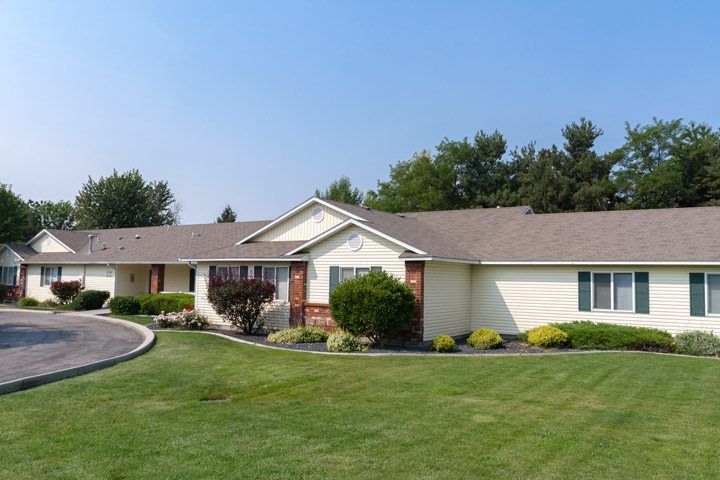 Ashley Manor Cloverdale 3