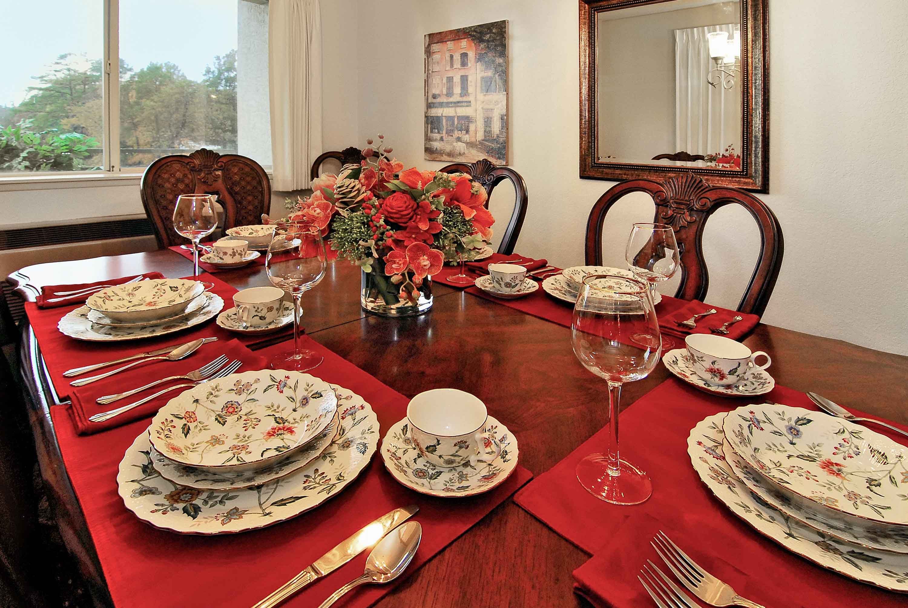 Holiday Andover Place 4