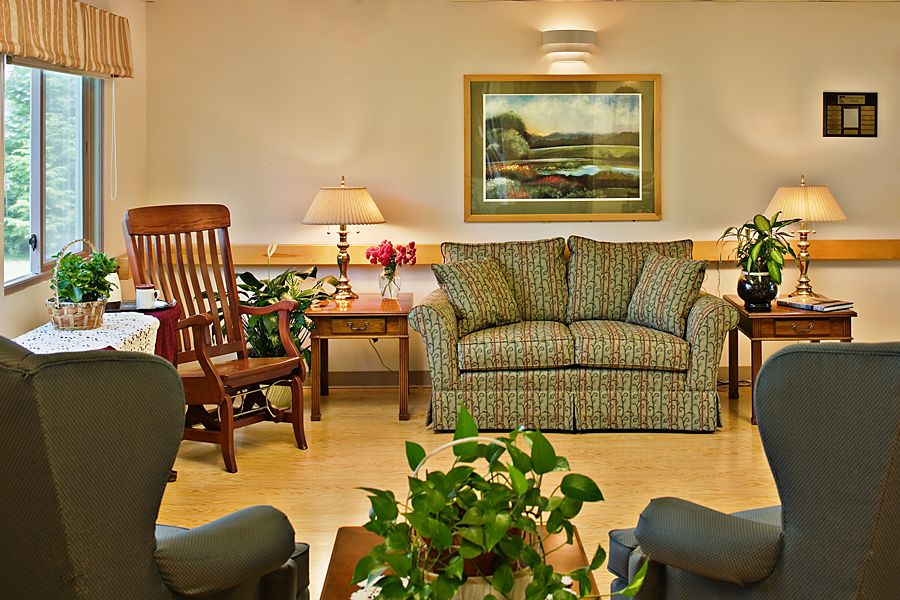 Pine Point Center 4