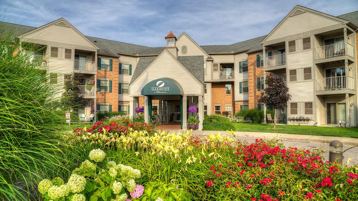 Oakmont Manor 1