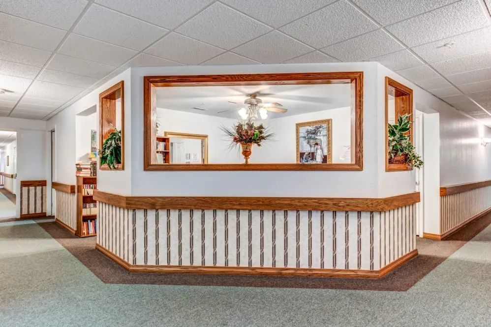 Senior Care Services At Brookstone Estates Of Paris 4