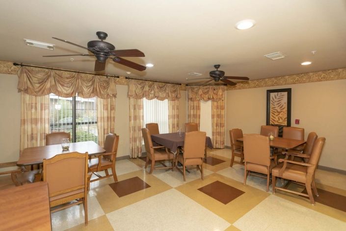 Legend Healthcare and Rehabilitation Paris 3
