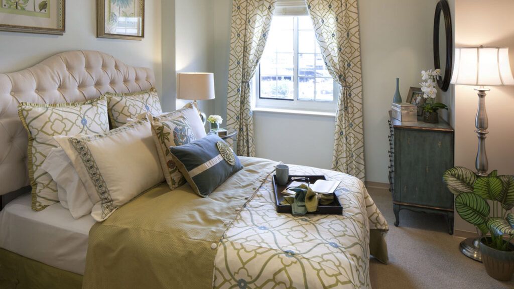 Belmont Village Senior Living Lincoln Park 4