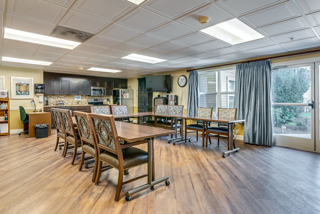 Pacifica Senior Living Klamath Falls 4