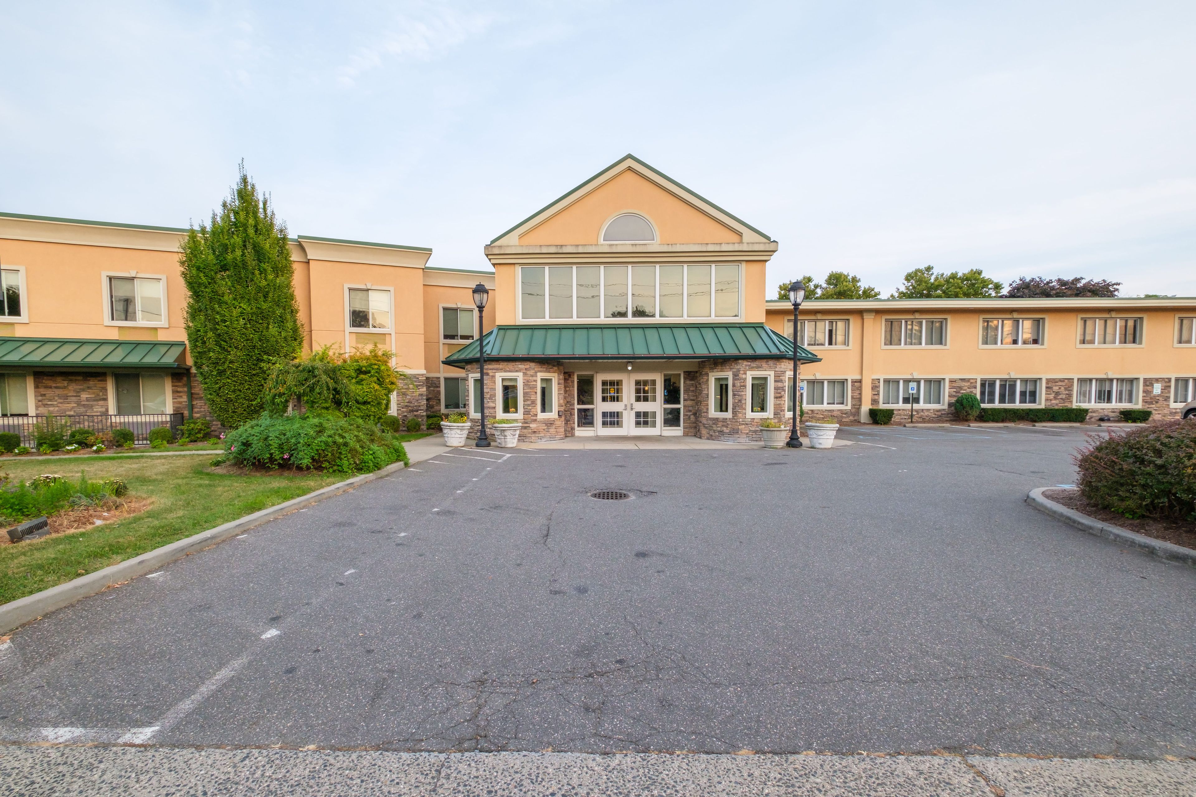 Amber Court of Westbury 2
