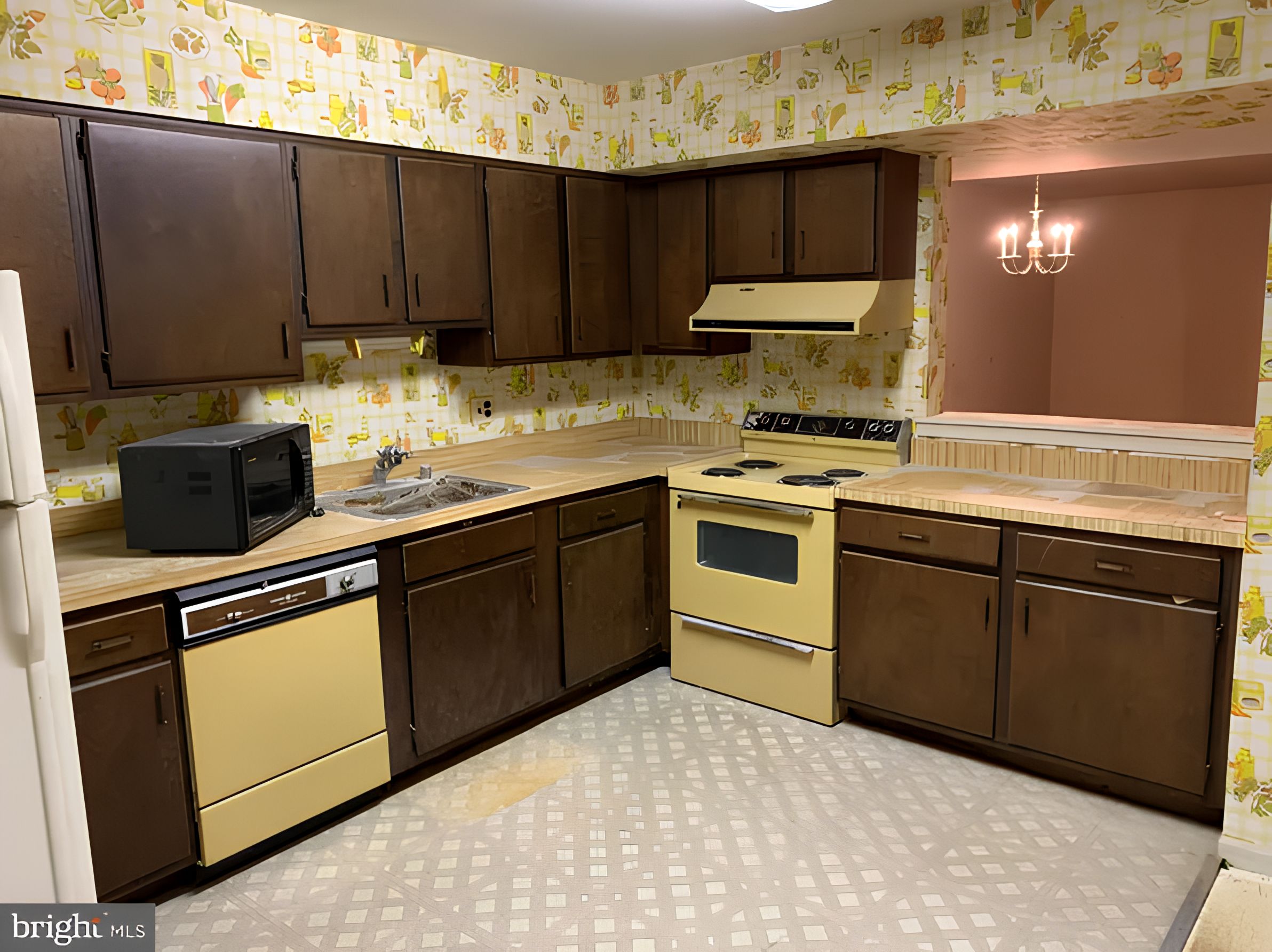 Royal Residential Services - 10820 3