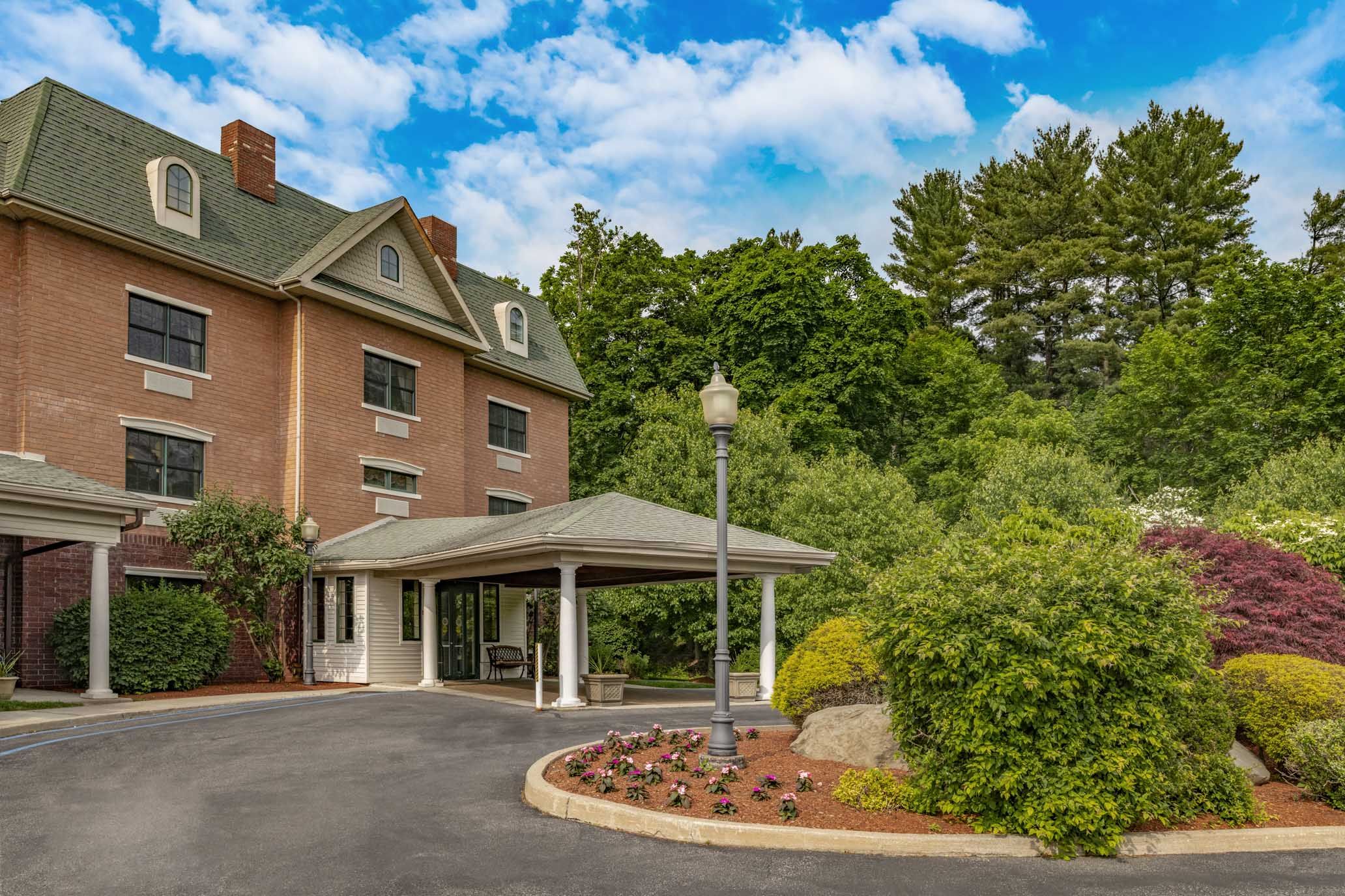 Holiday The Manor at Woodside 1