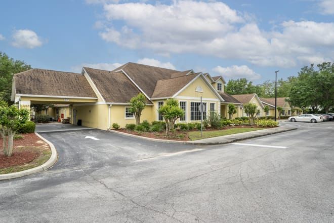 Brookdale Tavares 1