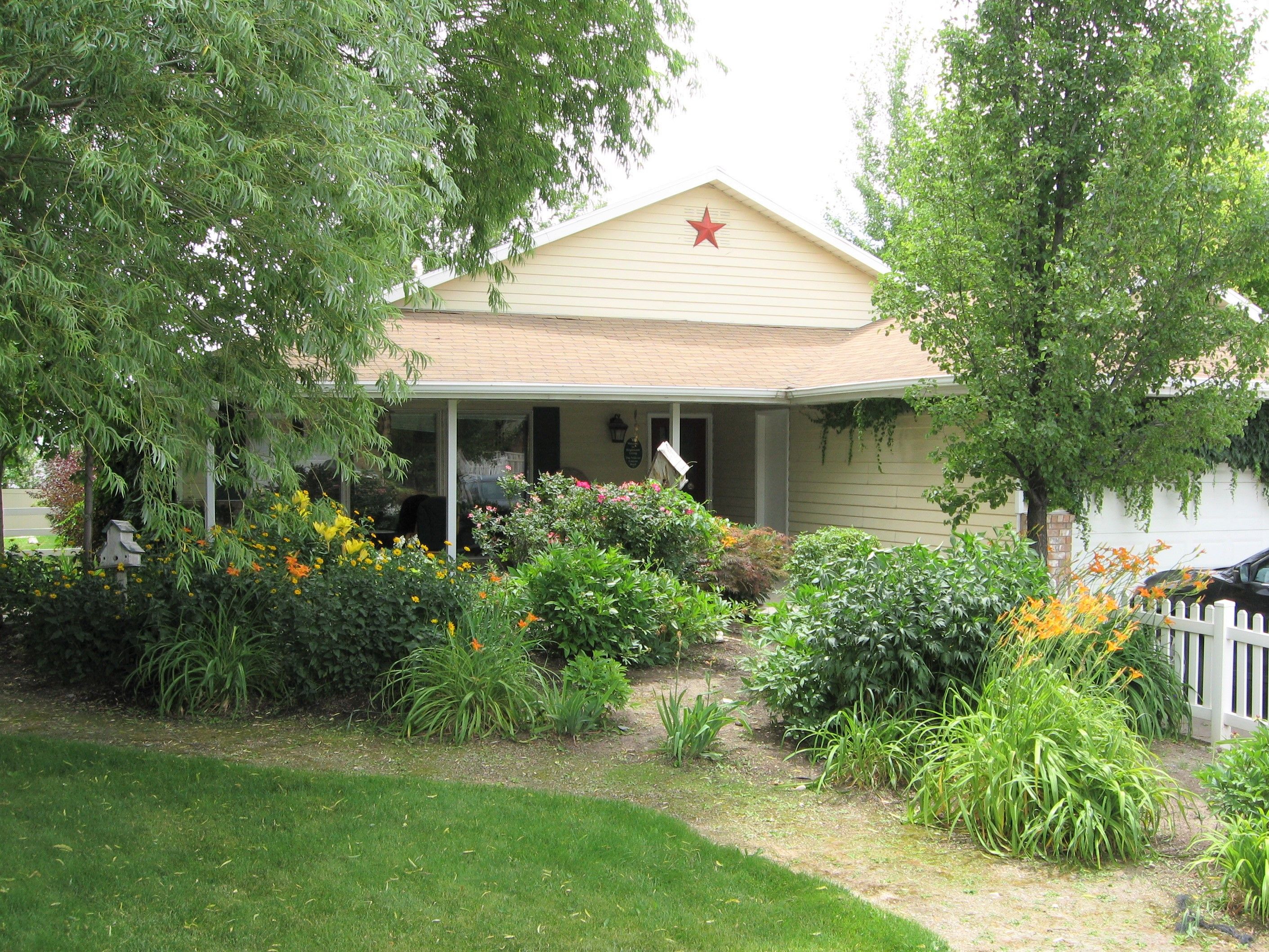 Brightwork Living - The Villa on Canyon Road 1