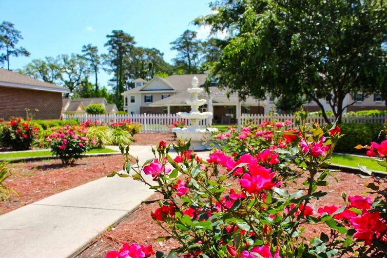 Charter Senior Living at Southern Pines 4