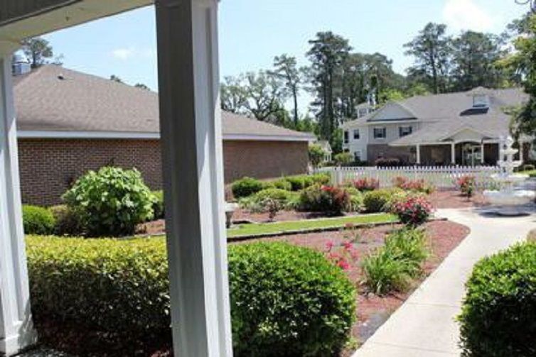 Charter Senior Living at Southern Pines 4