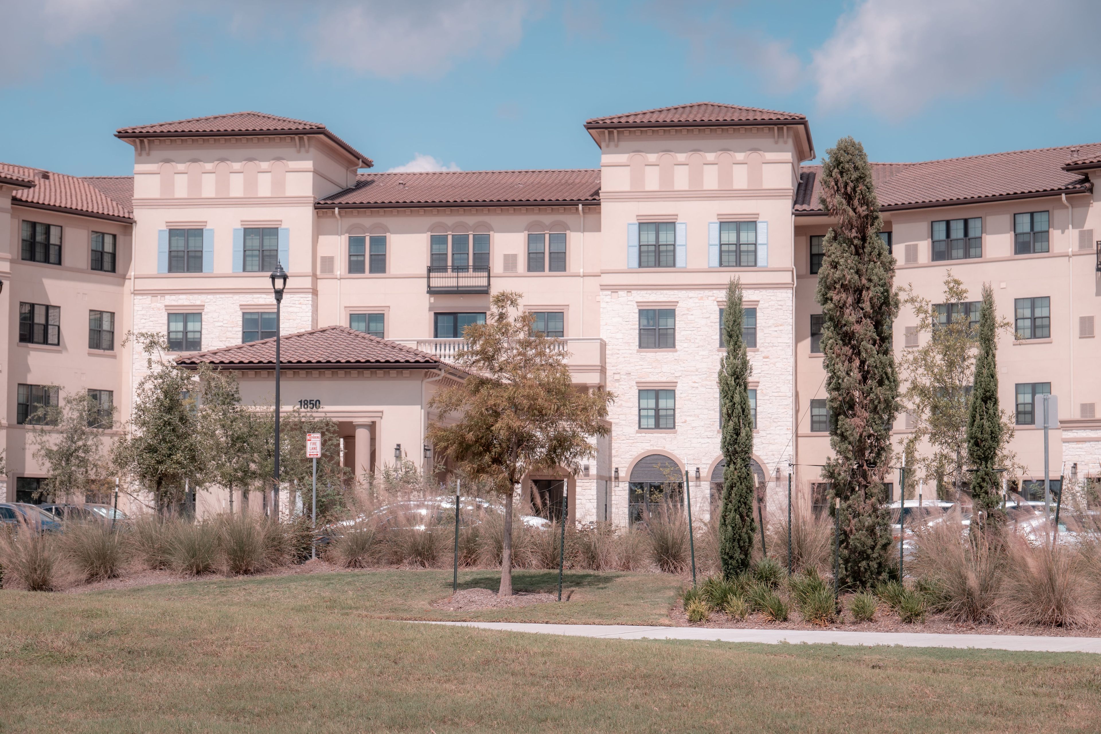 Grand Living at Tuscan Lakes 2