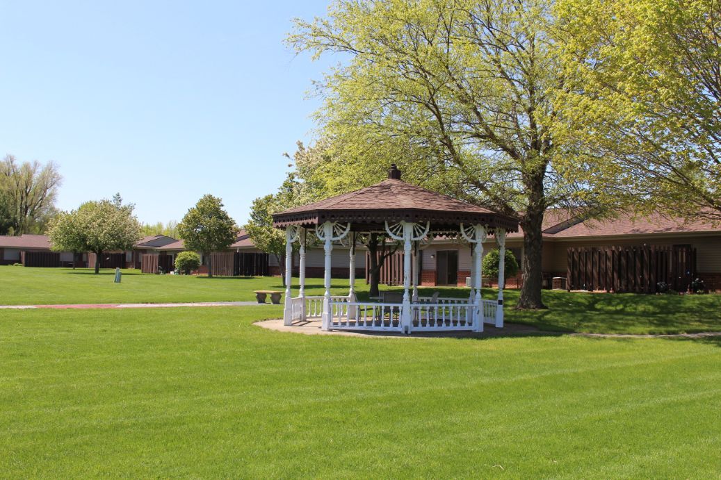 Vonderlieth Living Center 4