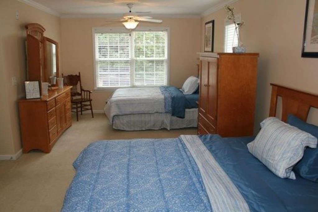 Lynn's Home At Riverside 1
