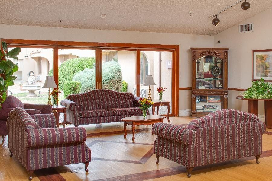 Las Palomas Center 4
