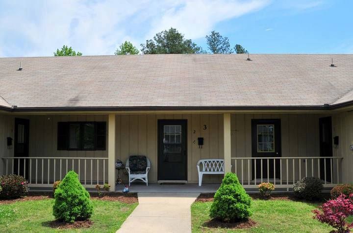Commonwealth Senior Living At Farnham 4