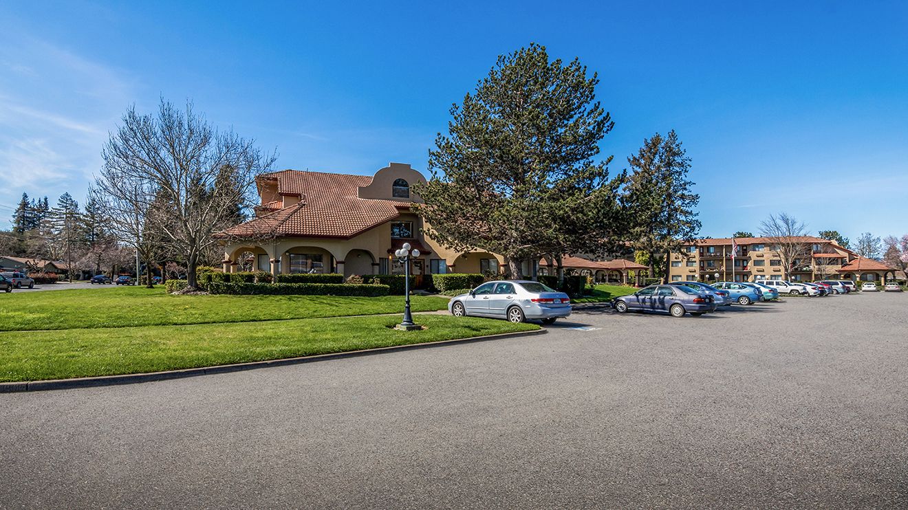 Holiday Redwood Retirement Residence 1