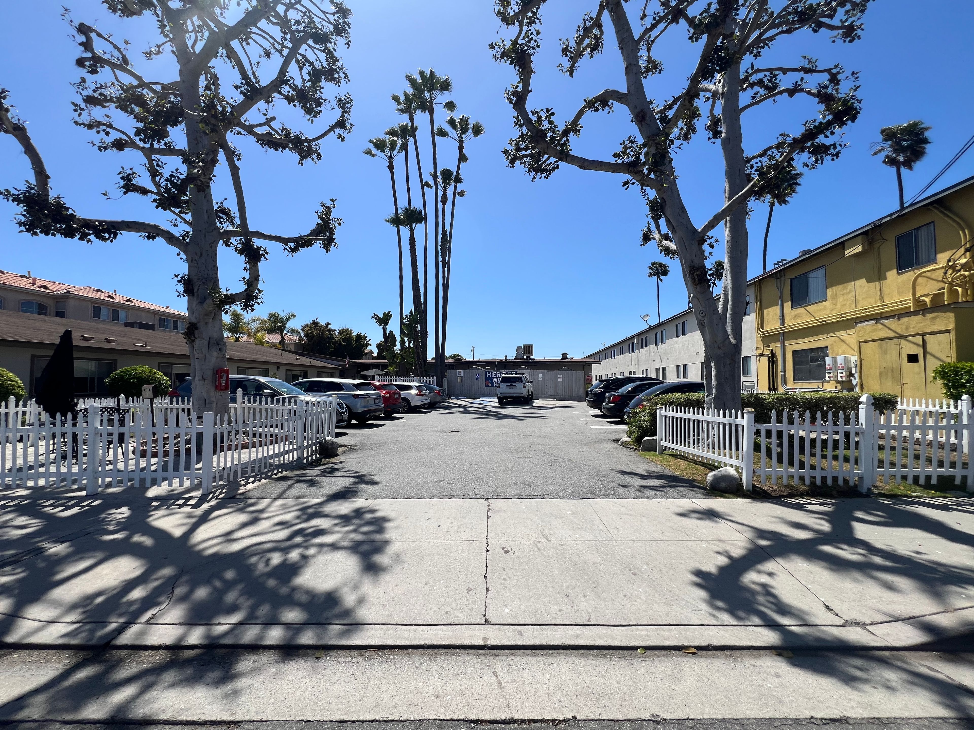 Del Amo Gardens Convalescent 2