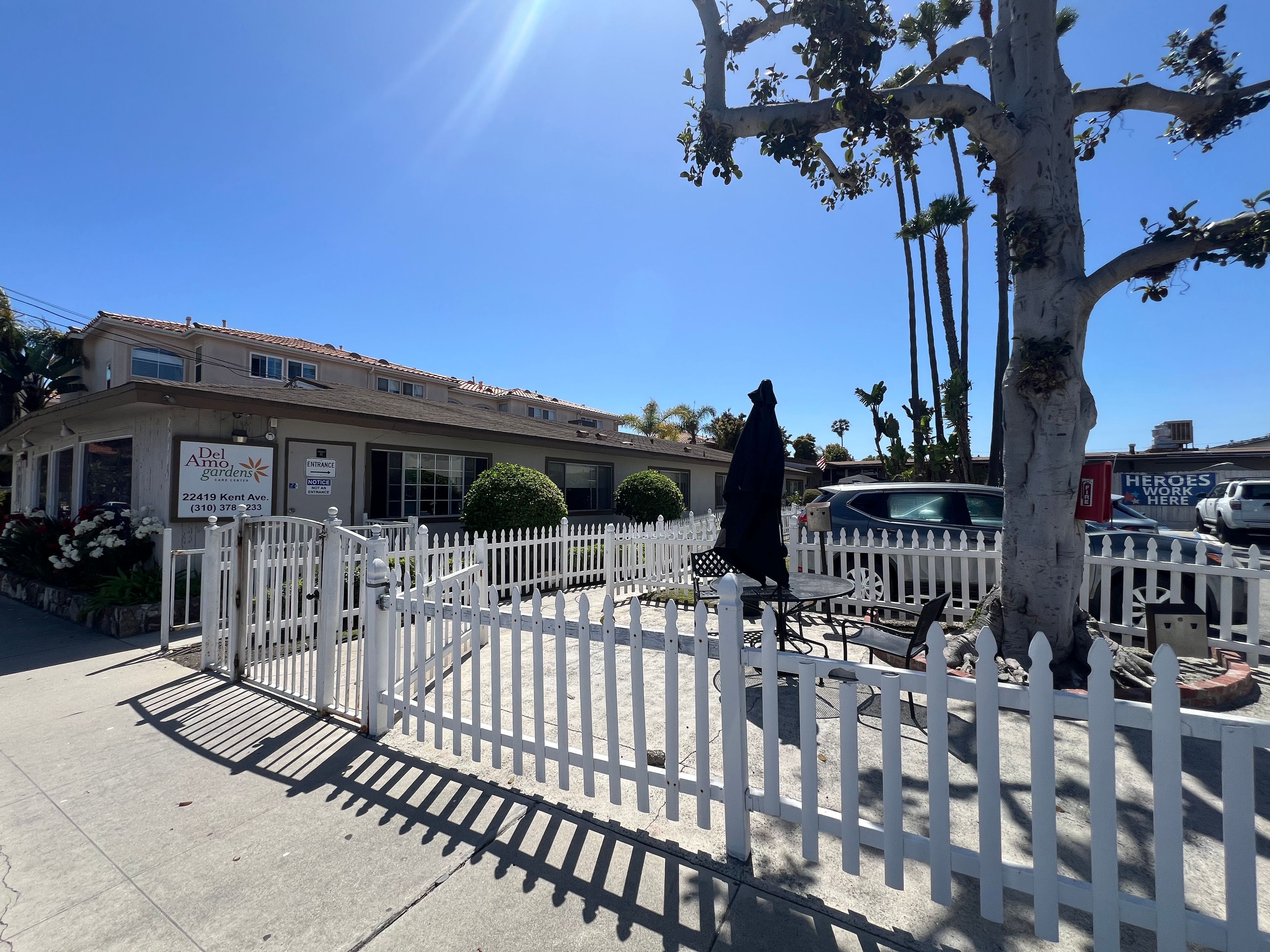 Del Amo Gardens Care Center 4