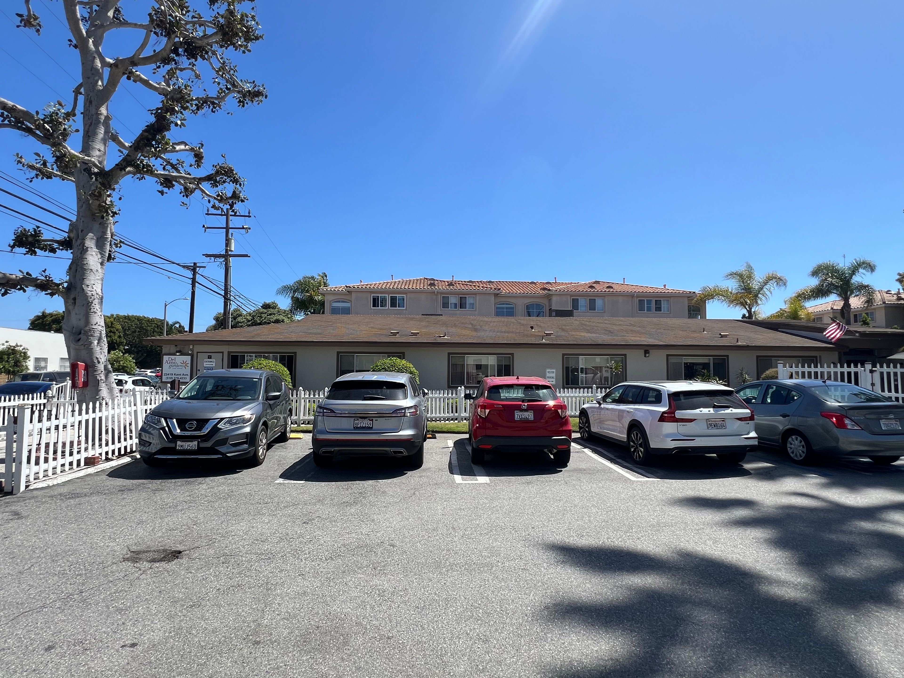 Del Amo Gardens Care Center 3