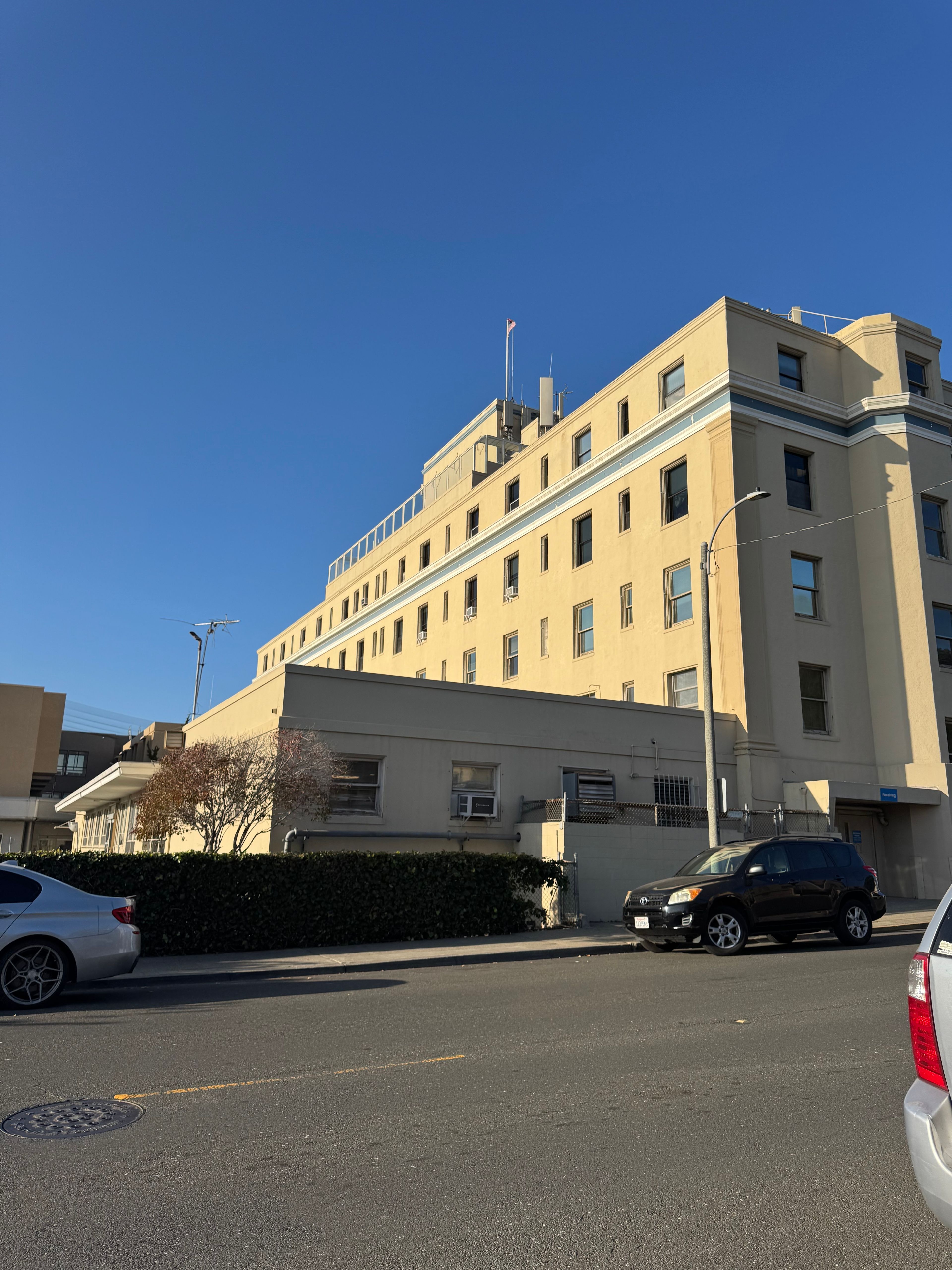 Alameda Hospital 4