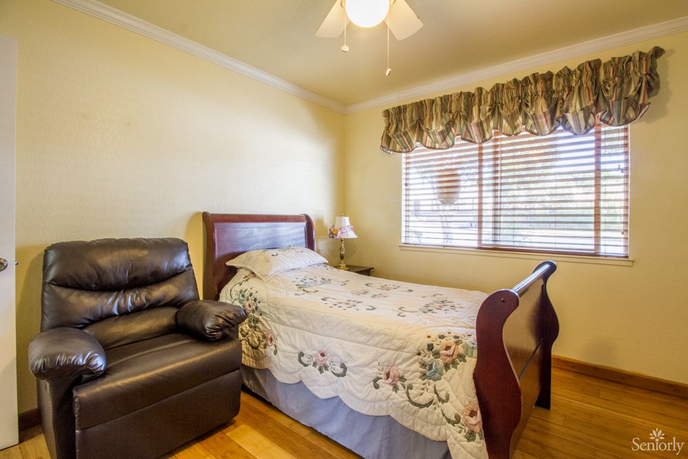 Emerald Care Home II 4