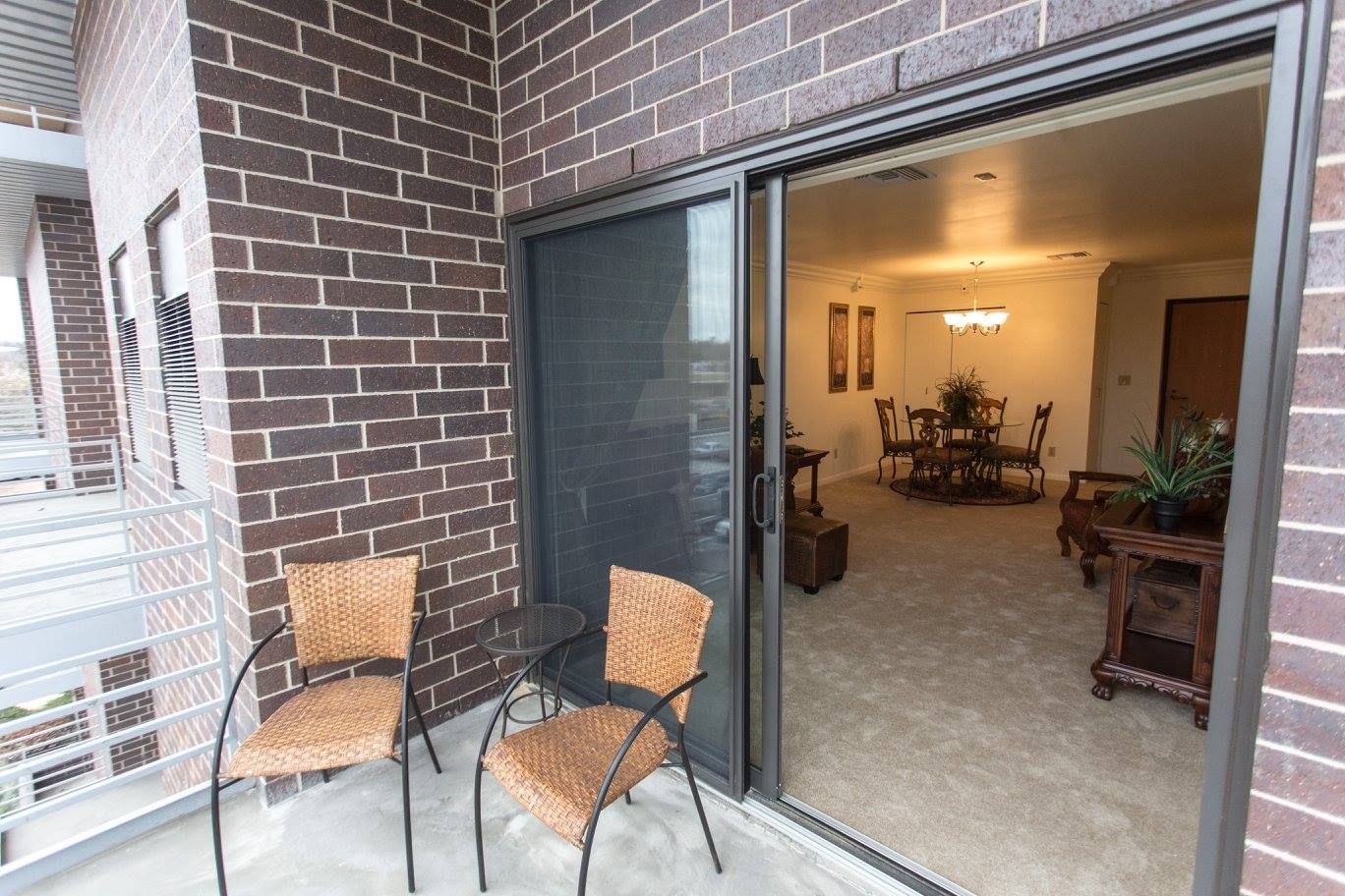 Zarrow Pointe 4